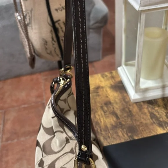 Coach Brown and Cream Signature Shoulder Large Bag - Picture 6 of 13